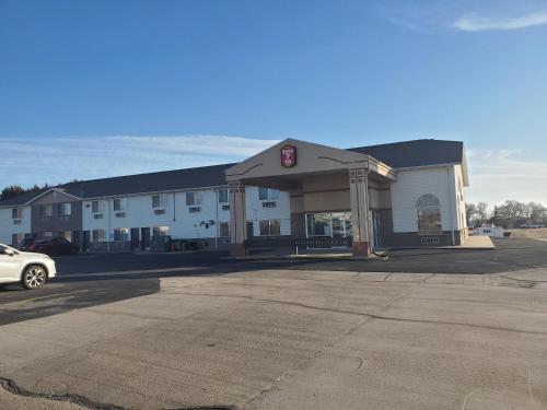 Super 7 Inn Tecumseh - 숙소 외관