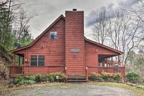 Woodsy Hideaway with Hot Tub Grill and Smoky Mtn Views - image 9