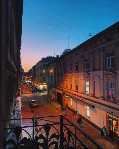 Large & modern flat with balcony in heart of Lviv