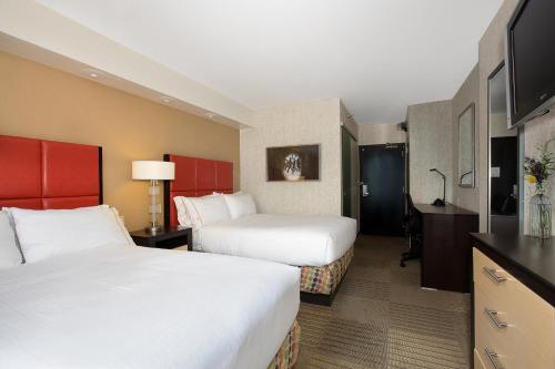 2 double beds