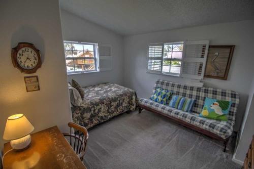 The 12Th Month House Home - image 5