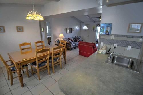 The 12Th Month House Home - image 7