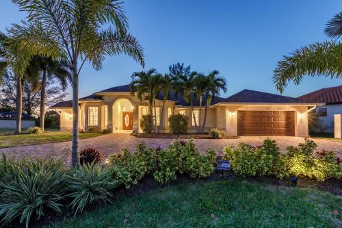 Sunset Oasis - Roelens Vacations Cape Coral