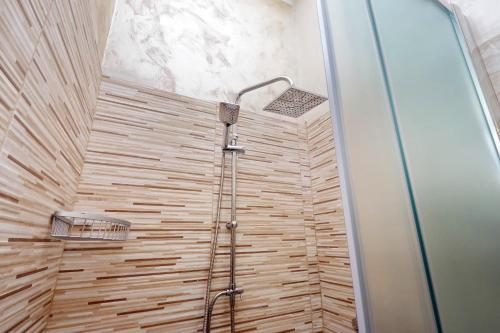 Deluxe rooms and Chilling Jacuzzi Suite Guesthouse, Roma (foto 4)
