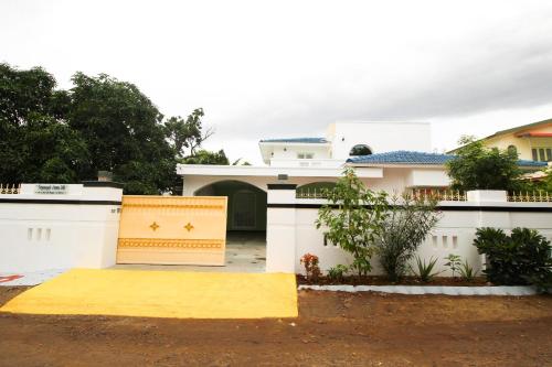 

Periyanaayaki Amman Villa