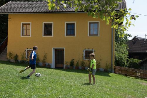 Brunner - Ferienwohnung im Hühnerhotel