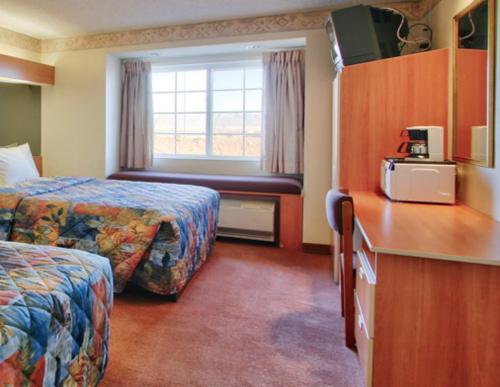 Western Skies Inn & Suites