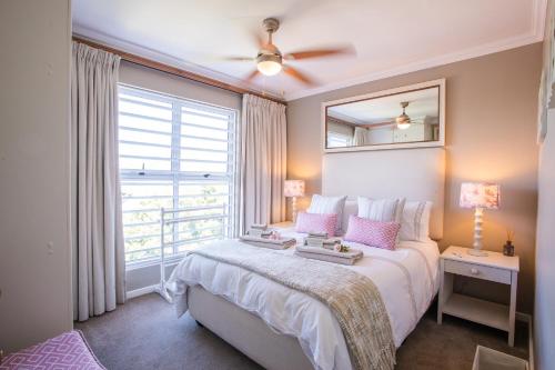 B&B Hout Bay - dk villas 1 Harbour View Hout Bay - Bed and Breakfast Hout Bay