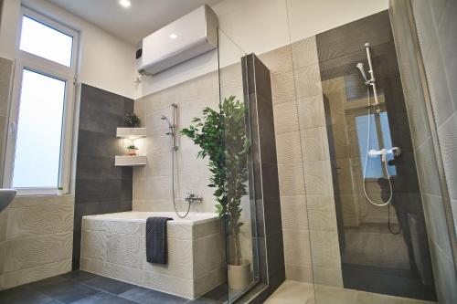 F4 Design Apartment- Budapest