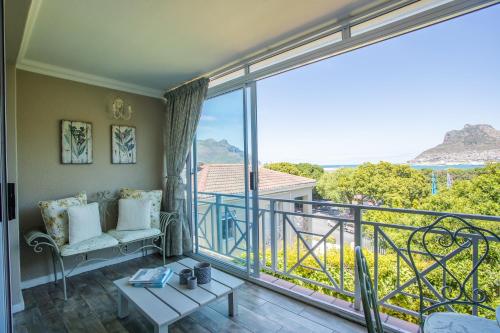 dk villas 1 Harbour View Hout Bay