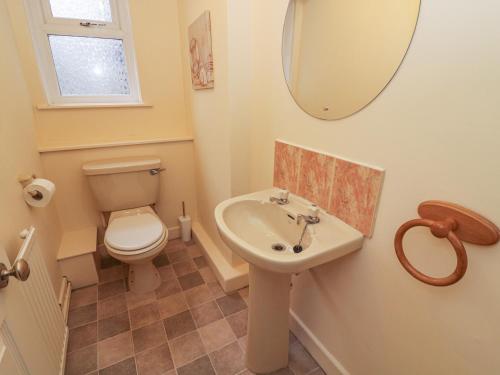 Laurel Bank Cottage - image 10