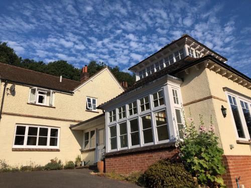 Woodhill Cottage - image 4