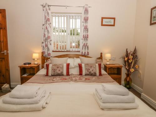Little Argham Cottage - image 8