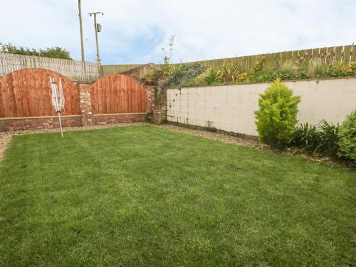 Little Argham Cottage - image 13