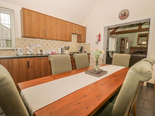 Little Argham Cottage - image 2