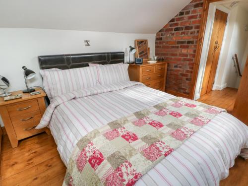 Chequer Stable - image 6