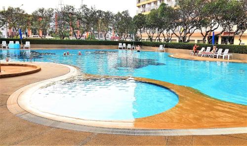 2 bedroom corner apartment Jomtien beach condominium Pattaya ( 2 bedroom corner apartment Jomtien beach condominium Pattaya )