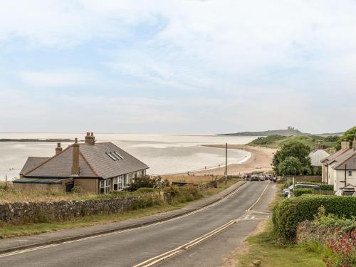 3B Coastguard Cottages