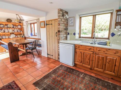 Highcroft - image 3