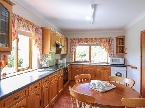 Drainbyrion Farm House - image 14