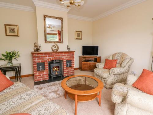 Drainbyrion Farm House - main image