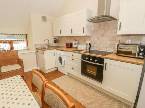 Hendoll Cottage 1 - image 12