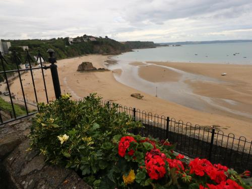 1 Beachtop Court - image 6