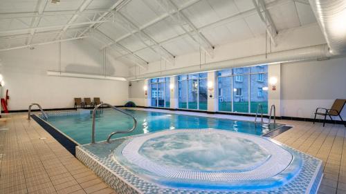 Swimming pool, Leonardo Hotel Cheltenham in Cheltenham