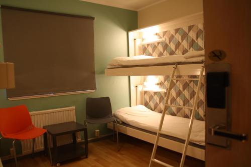 Quadruple Room image 2