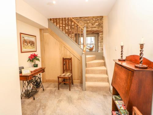 2 The Coach House - image 2