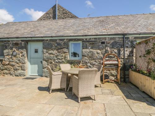 Cornel Glyd - image 13