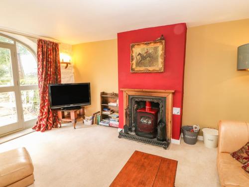 2 The Coach House - image 6