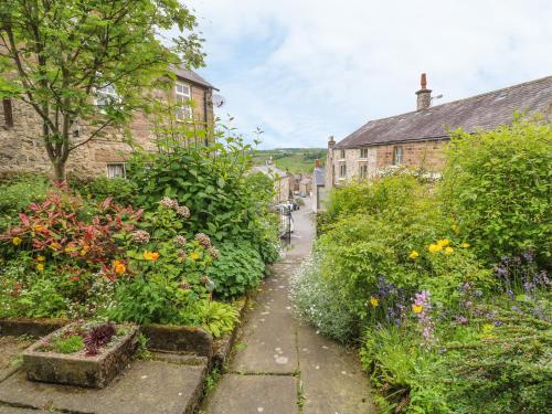 Holly Cottage Winster - image 8