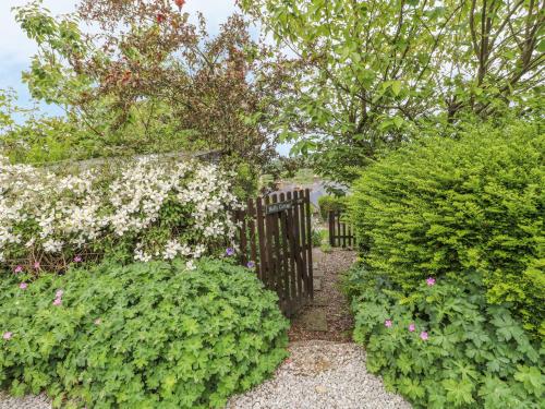 Holly Cottage Winster - image 6