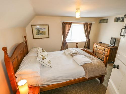 Hill Farm Cottage Freshwater - image 10