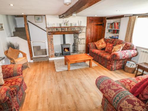 Hill Farm Cottage Freshwater - image 5