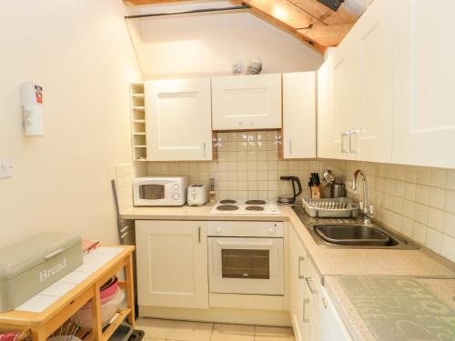 Corner Cottage Shaftesbury - image 7