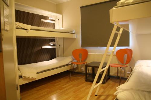 Quadruple Room image 3