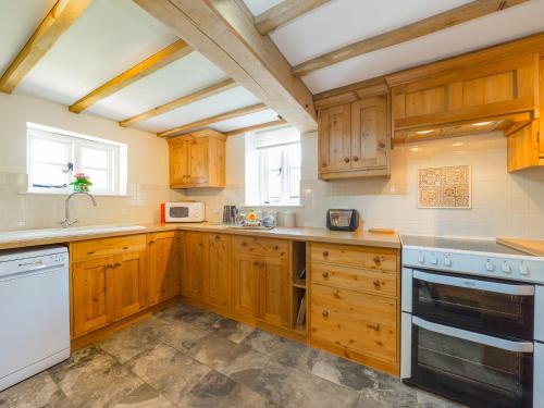 Stone House Ludlow - image 4