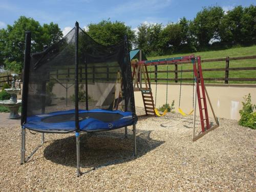Lower Wadden Farmhouse and Annexe in Southleigh