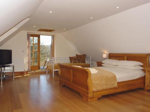 Hiscox Cottage Southleigh - image 3
