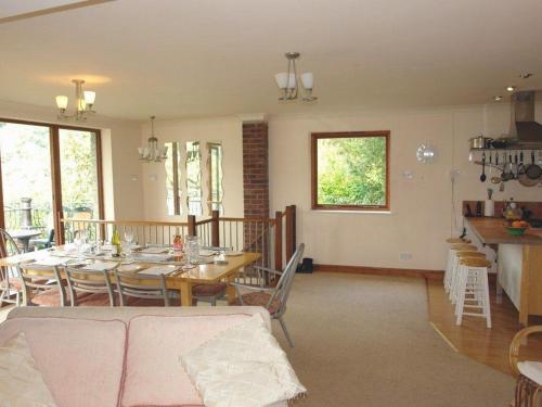Galanda Treetops Newton Ferrers - image 2