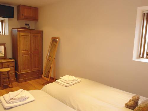 Hiscox Cottage Southleigh - image 4