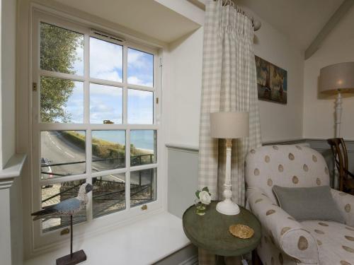 Coach House Cottage Strete - image 7