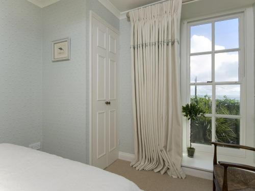 Coach House Cottage Strete - image 10
