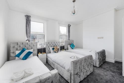 The Pembroke House, Thornton Heath, London