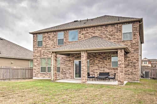Texas Home with Patio and Grill about 16 Mi to Austin in Glenbrook