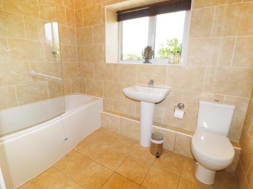 Leigh Holt Shepton Mallet - image 14