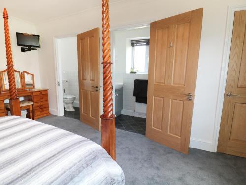Leigh Holt Shepton Mallet - main image