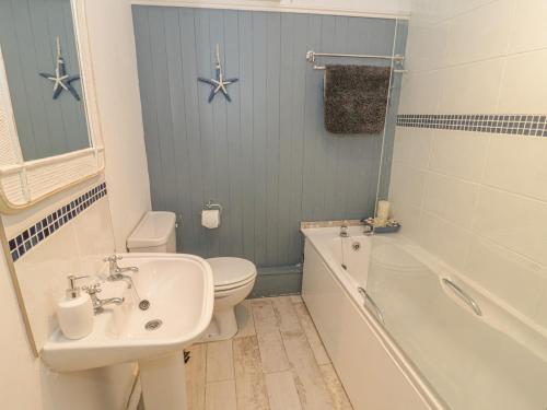 Castle Apartment Conwy - image 13